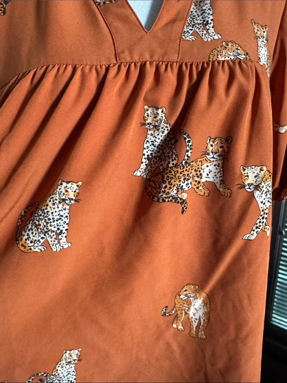 THML | Puff Sleeve Cheetah Top Size M - Picture 2 of 9